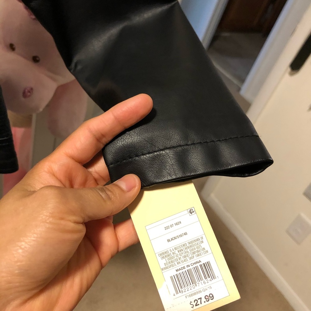🚫sold🚫 Cherokee faux leather blazer size small - Picture 2 of 8